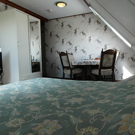 Zonneweelde Oda ve Kahvaltı 3*